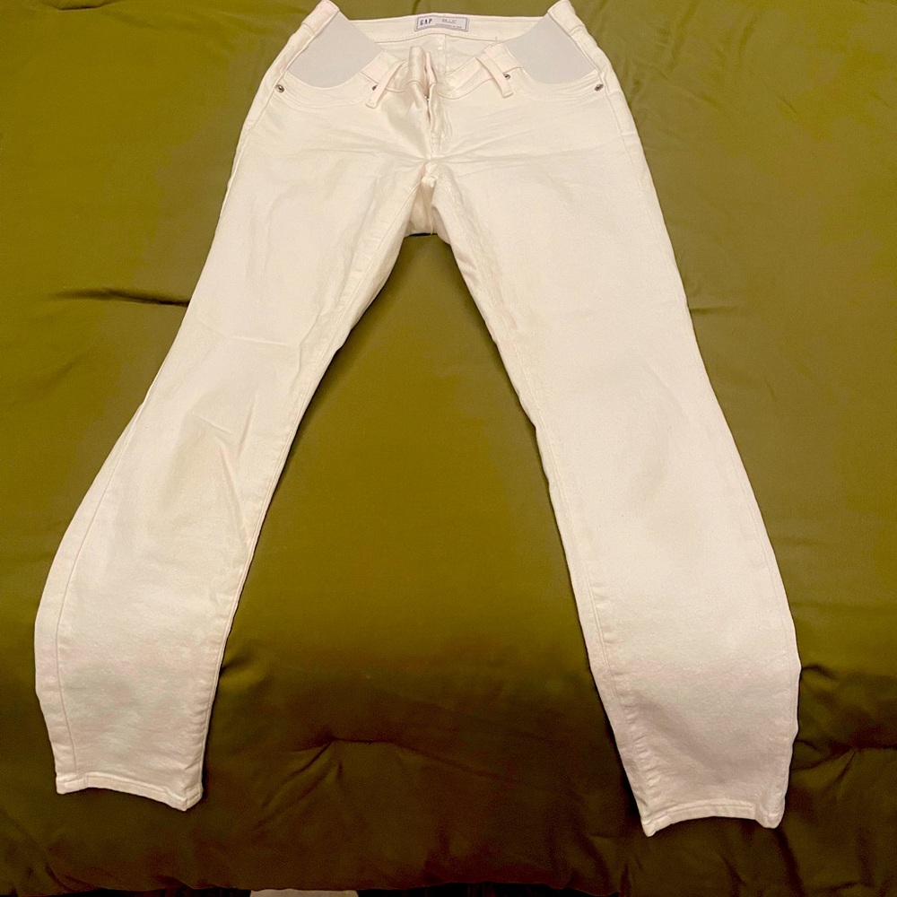 GAP maternity jeans size 26/2. White. Inseam 27 inches